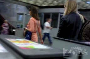 Видео под платьем в метро
