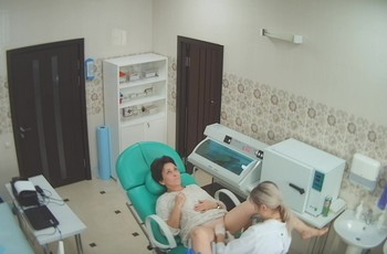 Скрытая камера снимает в гинекологическом кабинете
